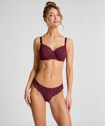 Hunkemöller String in Red: front