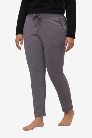 Regular Pantalon Ulla Popken en gris : devant