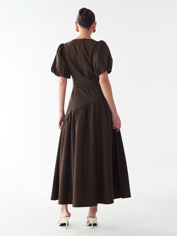 Willa Kleid 'Elona' in Braun: Rückseite