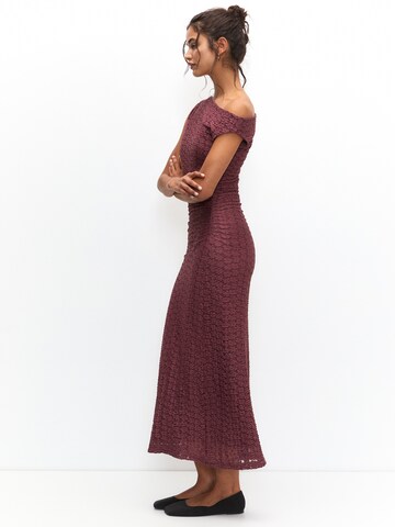 Pull&Bear Kleid in Rot