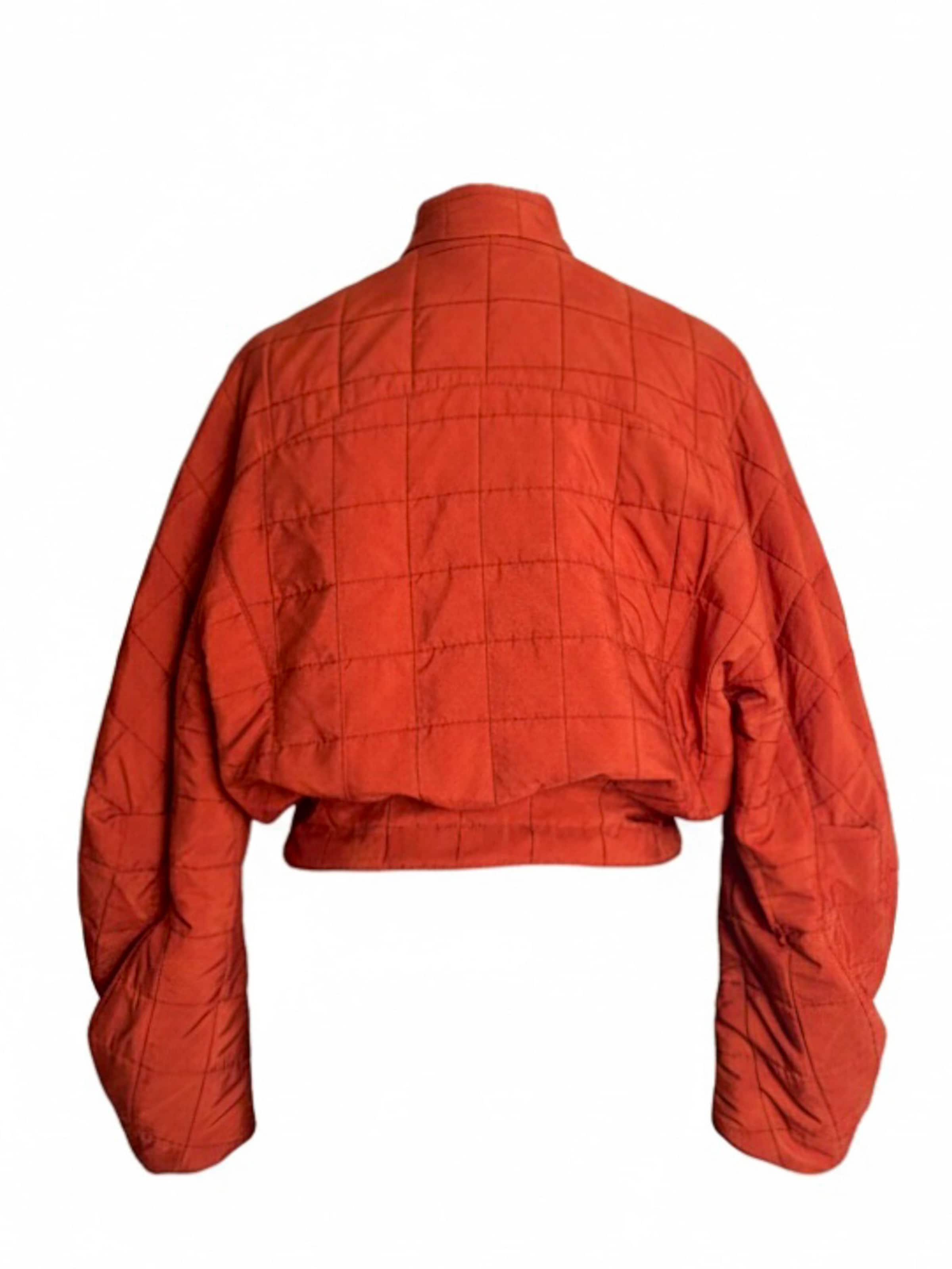 IUnique - Chaqueta de entretiempo 'Quilted Short Jacket with Belt' en rojo