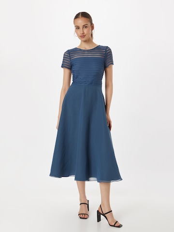 SWING Dress in Blue: front