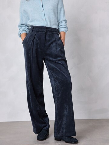 Next Wide leg Pleat-front trousers in Blue: front