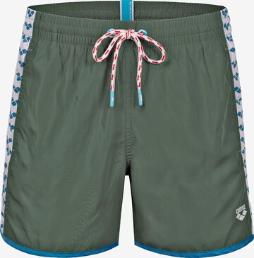 ARENA - Bermudas 'TEAM STRIPE' en verde: frente