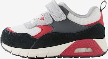 raudona Next Sportbačiai: priekis