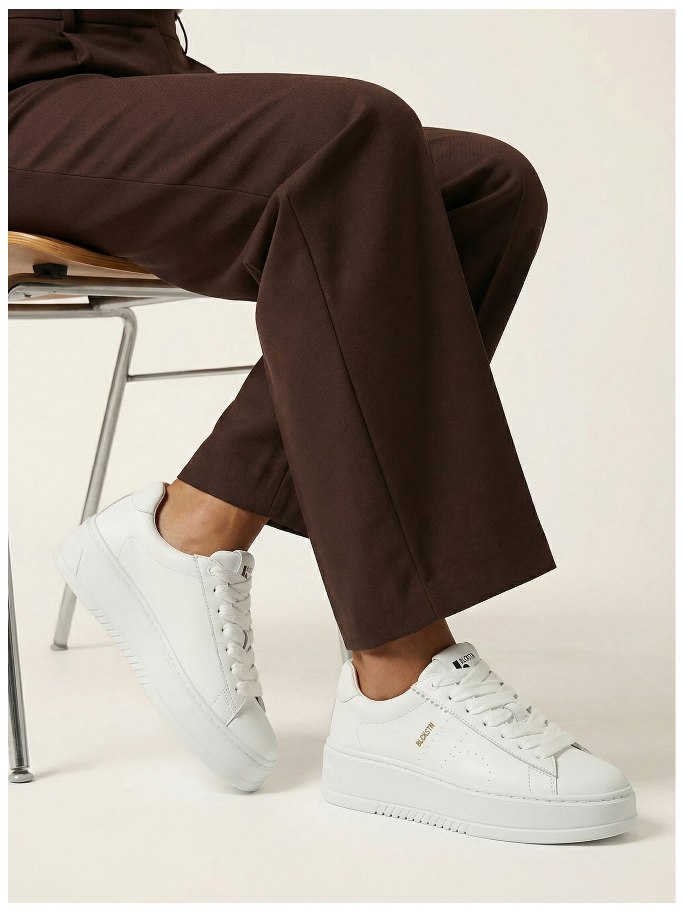 BLACKSTONE Låg sneaker 'GARNET RORY' i vit
