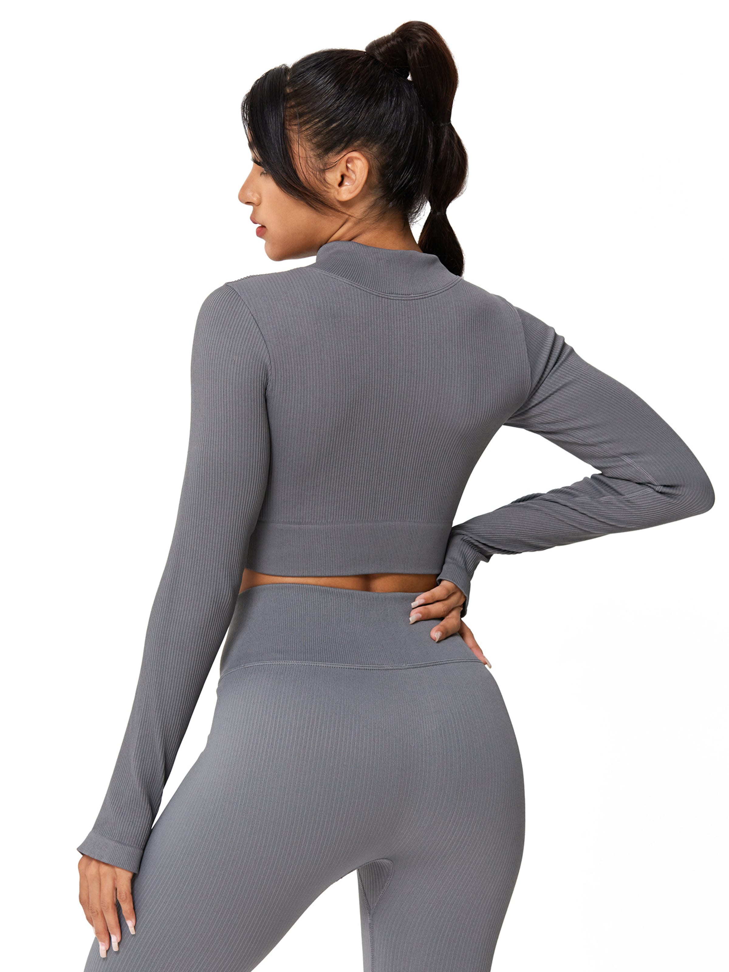 YEAZ Функциональная футболка 'Runway' в Серый