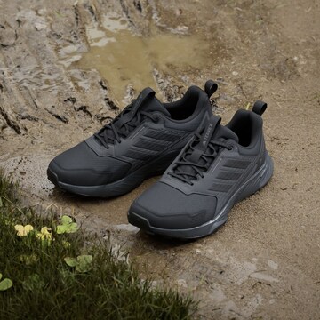 ADIDAS TERREX - Zapatos bajos 'Tracefinder 2' en negro