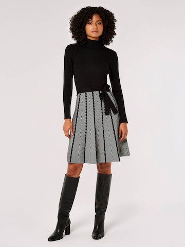 Apricot Dress 'Chevron' in Black