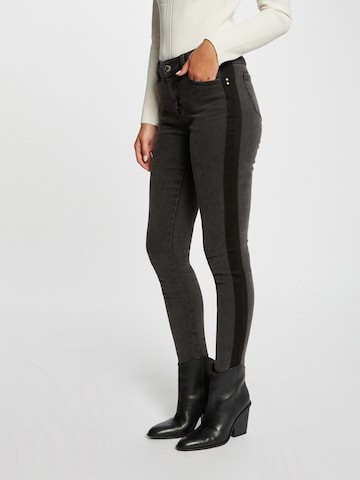 Morgan Skinny Jeans in Grey: front