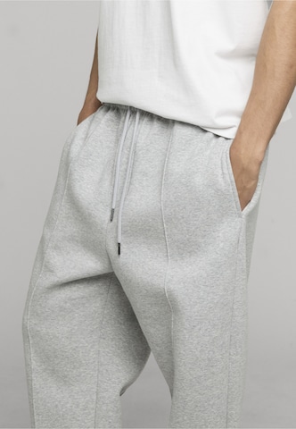 Urban Classics Regular Pants in Grey