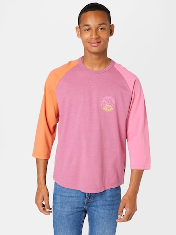 LEVI'S ® Shirt 'Levi's® Men's Stay Loose Raglan T-Shirt' in Roze: voorkant