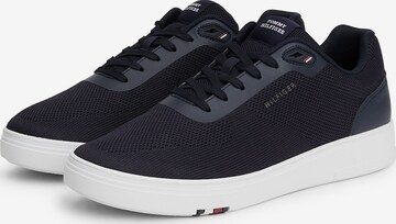 TOMMY HILFIGER Sneaker in Blau