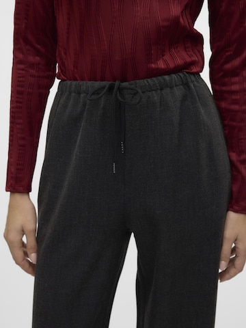 VERO MODA - Pierna ancha Pantalón de pinzas 'BESTIE' en gris