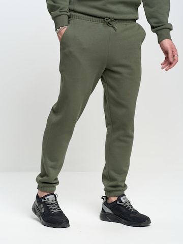 Effilé Pantalon 'William' BIG STAR en vert : devant