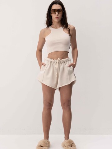 FEMSSY Top 'MIDLINE TOP BEIGE' in Beige