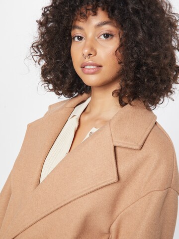 Manteau mi-saison In The Style en beige