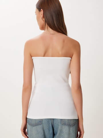 Haut Happiness İstanbul en blanc