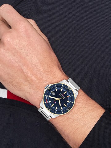 TOMMY HILFIGERAnalogni sat 'REMY' - srebro boja: prednji dio