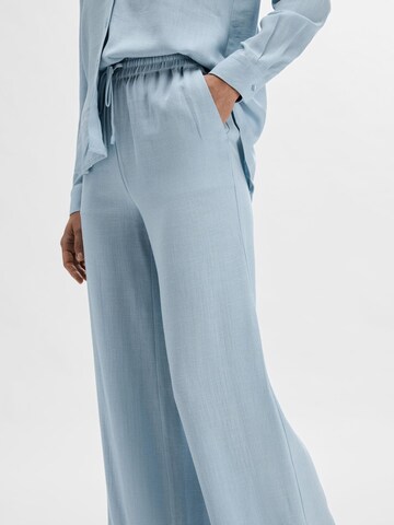 SELECTED FEMME Loose fit Trousers 'Viva-Gulia' in Blue