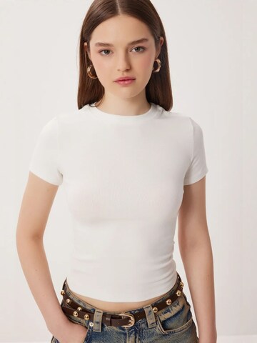 Maglietta 'T-Shirts' di Happiness İstanbul in marrone