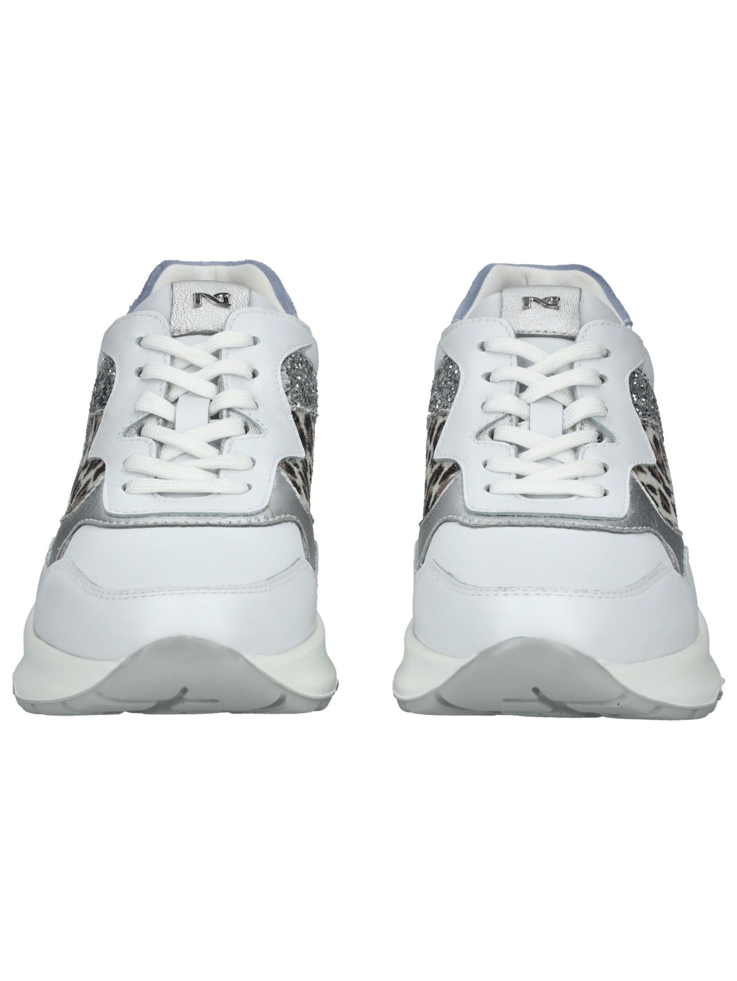 Baskets basses Nero Giardini en blanc