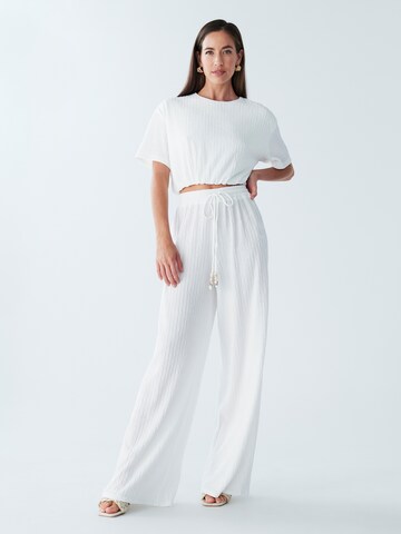 BWLDR Regular Trousers 'KAYLIE' in White: front