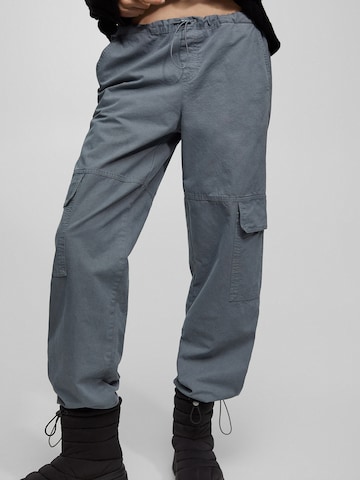 Pull&Bear Regular Cargobroek in Blauw: voorkant