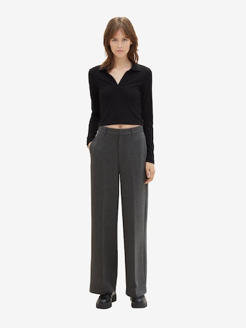 TOM TAILOR DENIM Loose fit Pleated Pants in Grey