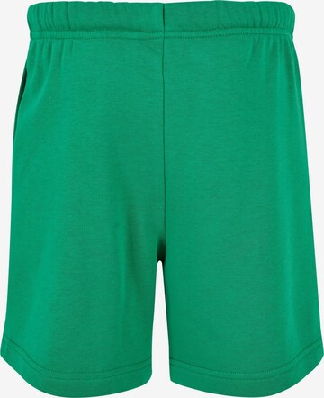 Urban Classics Regular Shorts in Grün