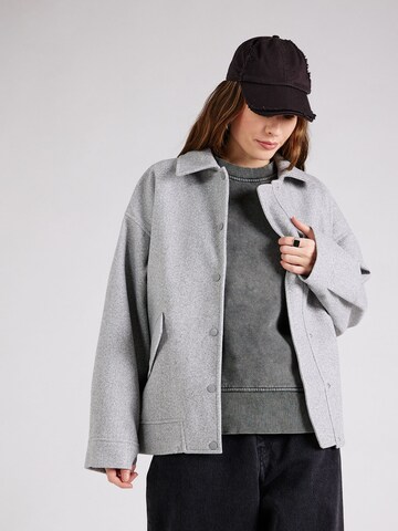 TOPSHOP Between-Season Jacket in Grey: front