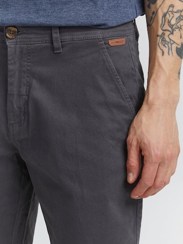11 Project Regular Chinohose 'GALINO' in Grau