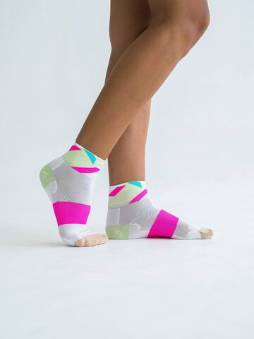 INCYLENCE Athletic Socks 'STRIKES SHORT' in 