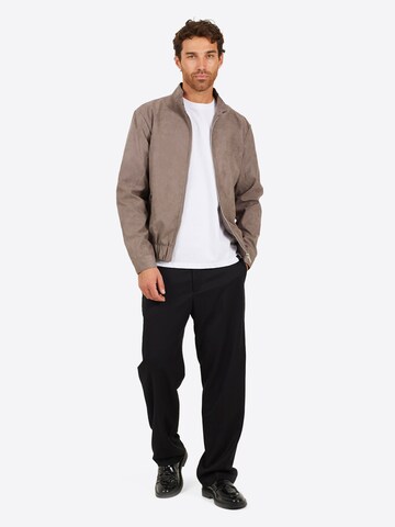 BRAVE SOUL Overgangsjakke i grå