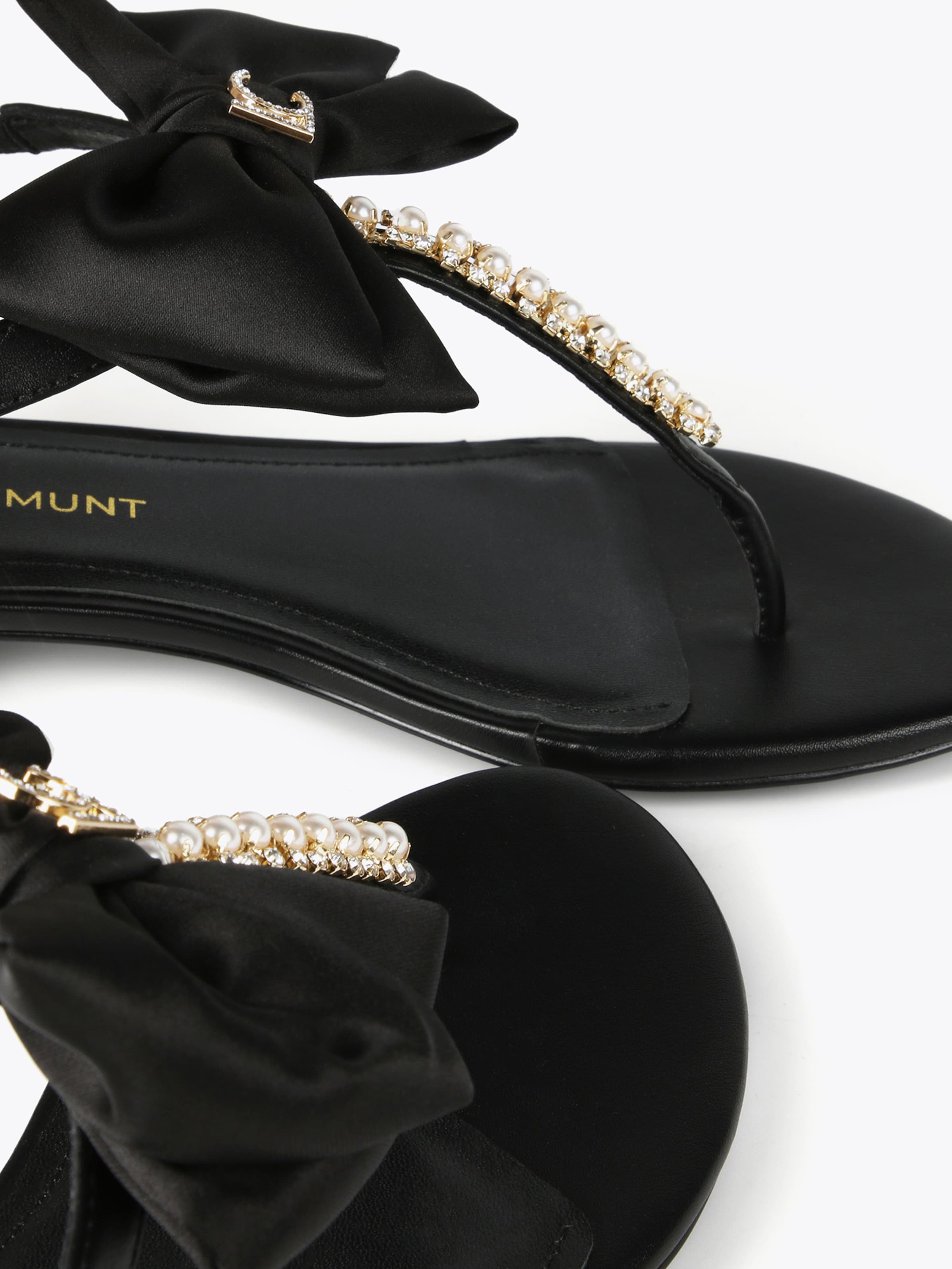 Lola Casademunt Босоножки через палец в Черный