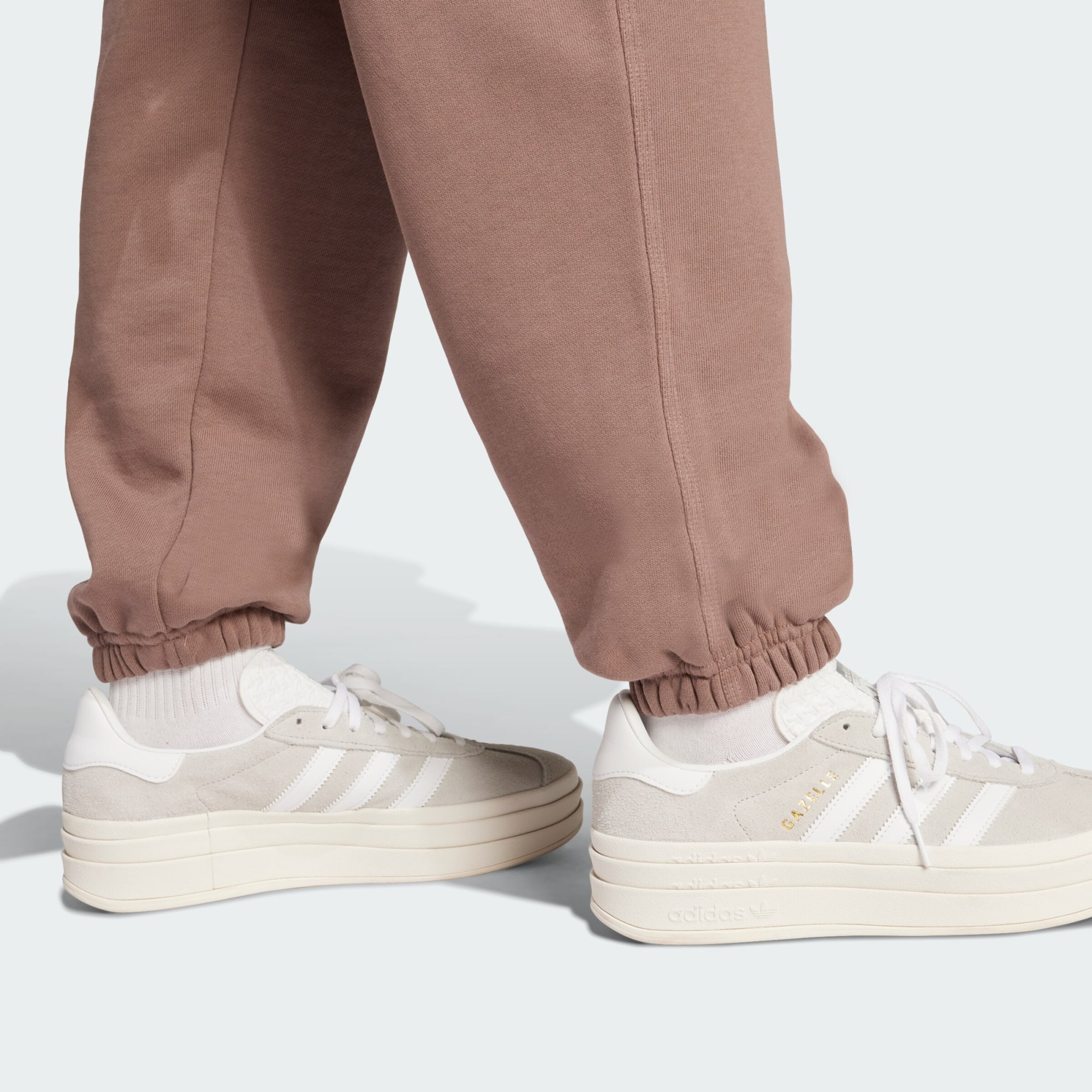 ADIDAS ORIGINALS Tapered Pants 'Essentials' in Brown ABOUT YOU