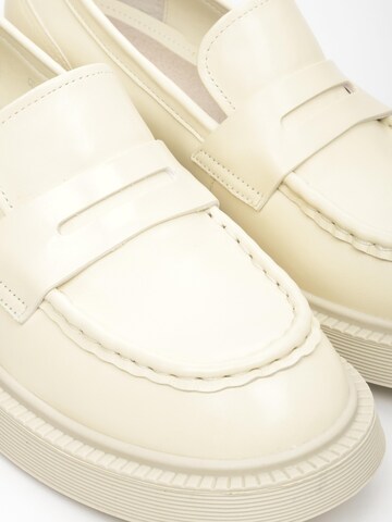 Estro Mocassins '2255-5' in Beige