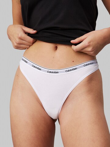 Calvin Klein Underwear String in Lila