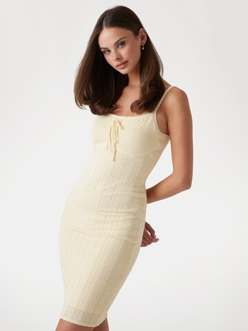 GUESS Strickkleid in Beige: Vorderseite