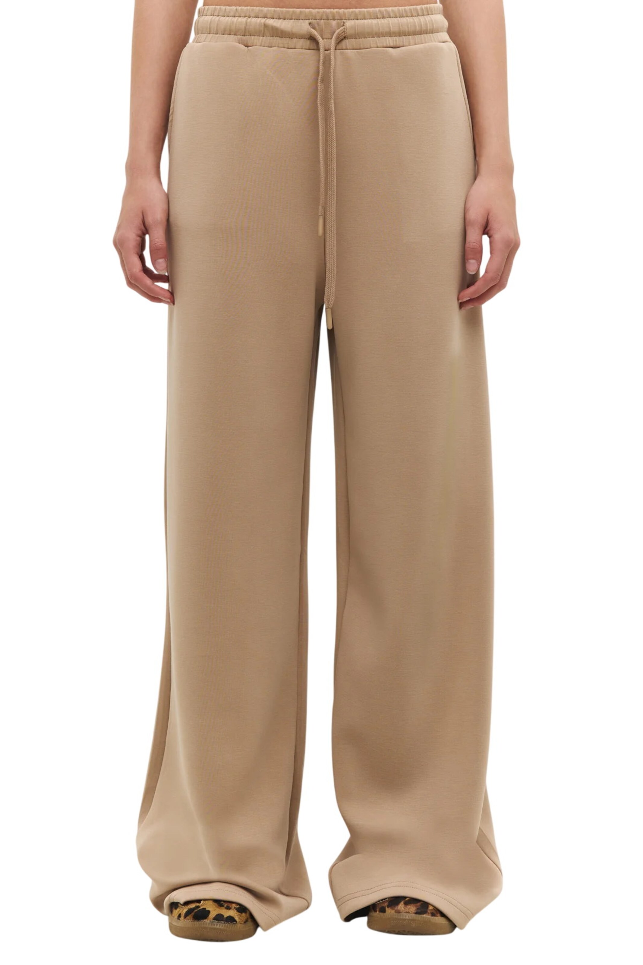 No Matter What Wide Leg Hose in Beige: Vorderseite