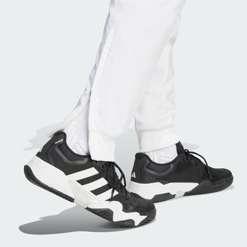 ADIDAS PERFORMANCE Tapered Sporthose 'Walk-On' in Weiß