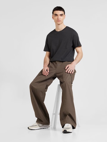 T-Shirt WEEKDAY en gris