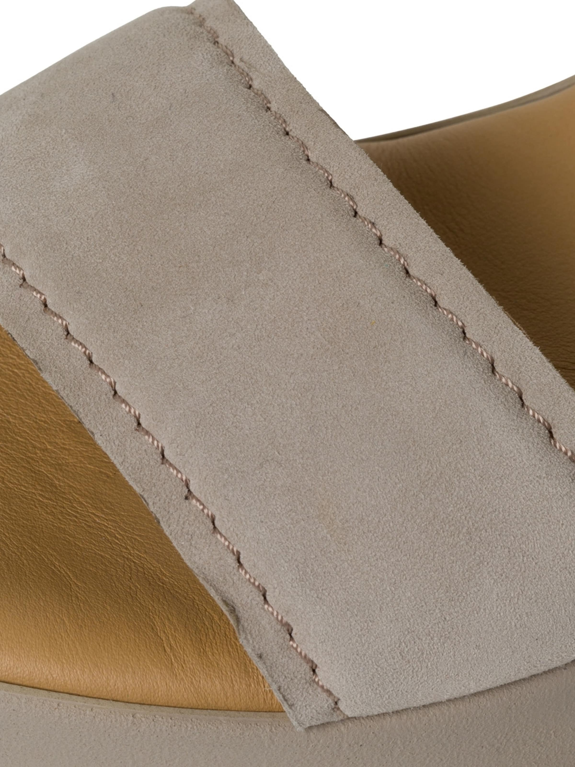 Tamaris Strap sandal in Beige