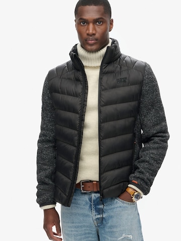 Superdry Tussenjas in Zwart: voorkant