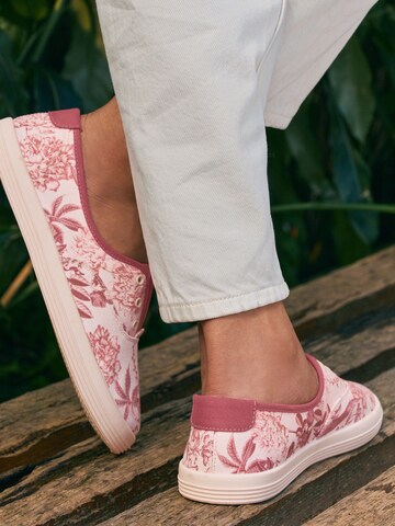 Next Platform trainers 'Forever Comfort' in Pink