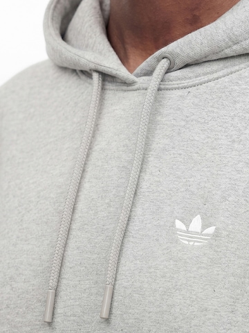ADIDAS ORIGINALS Sweatshirt 'Essentials' i grå