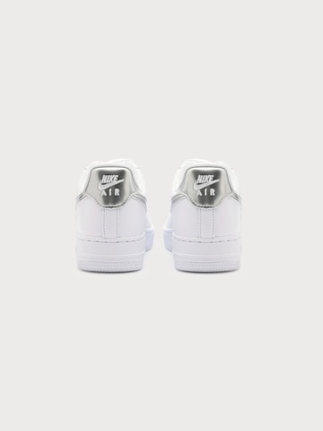 Nike Sportswear Ниски маратонки 'Air Force 1 '07 SE' в бяло
