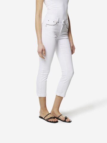 Coupe slim Jean KOROSHI en blanc