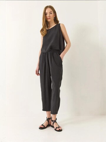 Completo pantalone di Bianco Lucci in nero