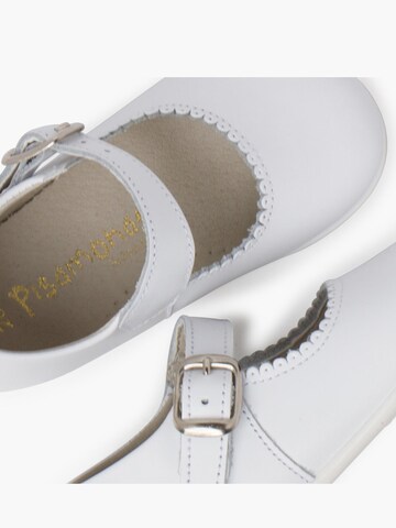 Pisamonas Flats in White